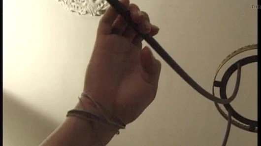 Baştan çıkarıcı orta yaşlı seksi kadın azdırıyor ve sonra derinden sikiliyor