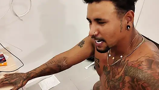 Minas Gerais'li cüce kız üvey erkek kardeşiyle grup seks yapıyor