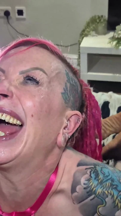 Piggyhor ve Chloe Gapewhore ile Bristo anal özel grup seks partisi