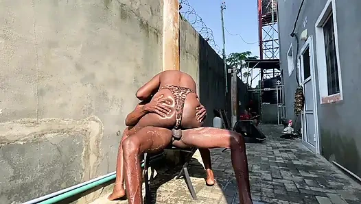 Eğer çok sikişmek kolaysa gel ve bunu dene