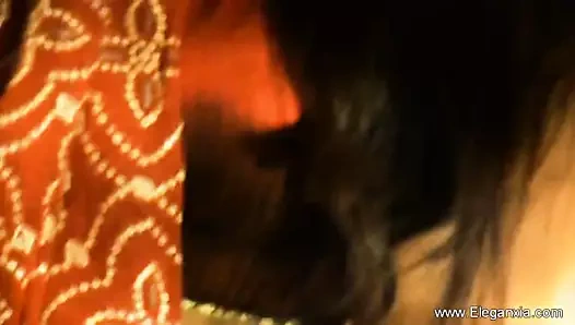 onu izlediğini biliyor