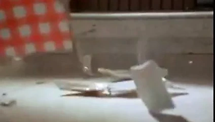 Kızıl saçlı - yalnız ve çıplak