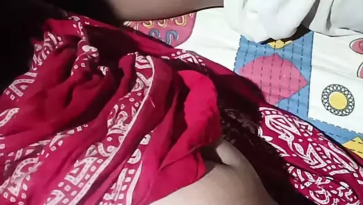 Hintli kadın tam seks yapıyor