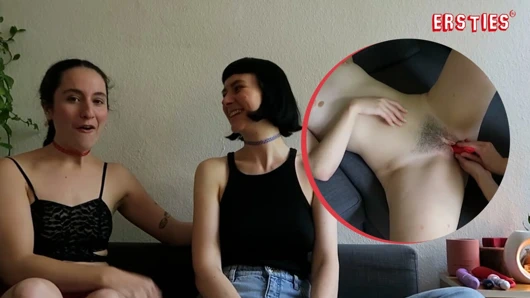 Ersties - Berlinli lezbiyen moda tasarımcıları birbirlerini parmaklıyor ve yalıyor