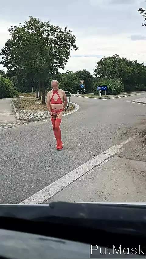 Автостоянка на шоссе Кройцфельд возле Ротенбург-об-дер-Таубер