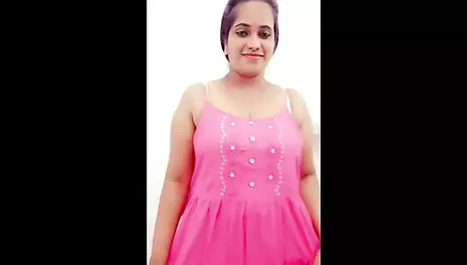 Komşumun karısına kıyafet hediye ettim ve onu sert siktim