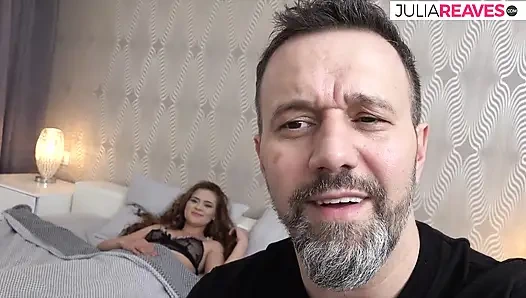 Sıska kız büyük bir yarak emiyor ve sonra dildo amını sikiyor