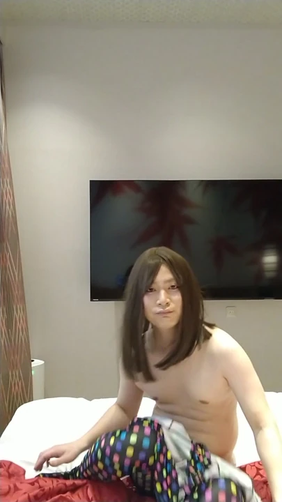 Japon amatör morphsuit giyerek crossdressing yapıyor ve mastürbasyon yapıyor | Bölüm 1