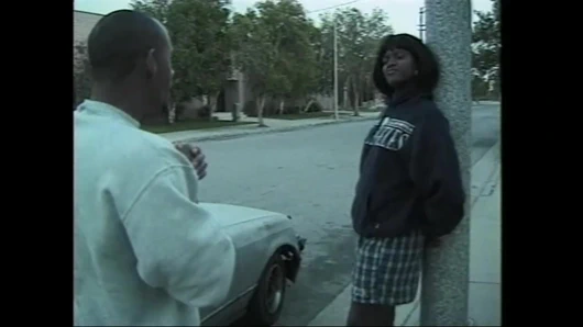 Genç zenci sürtük sokakta götten sikiliyor ve ağzına boşalıyor