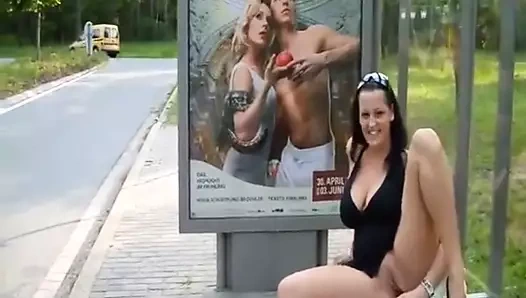 Yapay penis sikme ona kedi at bus stop