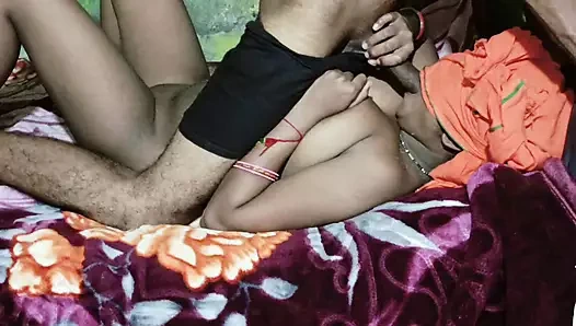 Hintli ateşli üvey kız kardeş üvey erkek kardeşi tarafından sikiliyor