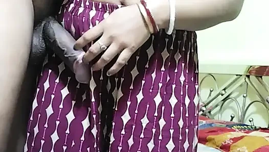 Hintli evli kadın kocasıyla seks yapıyor