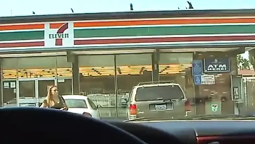 Tonya Hardin büyük bir siyah yarağı küçük beyaz deliğine sokuyor. tanya hardin, jack napier - sapık orta yaşlı seksi kadınlar