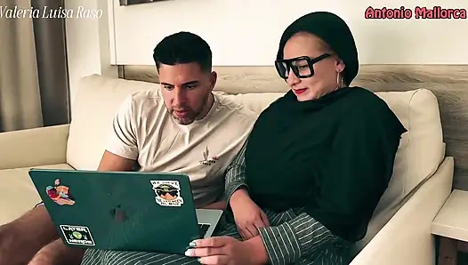 Ateşli müslüman sürtük dersimizi tamamen haram tuttu