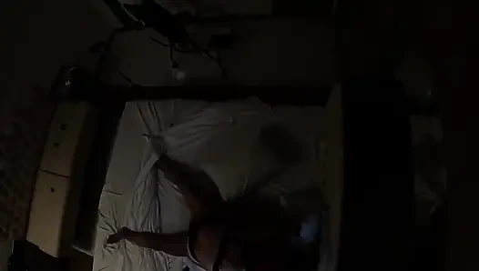 Altyazılı yırtık vücut geliştirmeci boğa ateşli evli kadınla sikişiyor anal ham bakış açısı: gavat koca çifte sakso ve çığlık çığlığa orgazm filme alıyor