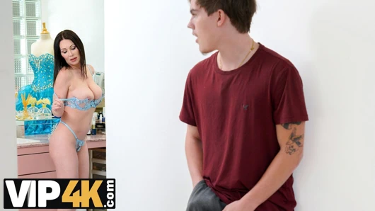 Olgun4k. boşalmak ve kostümler