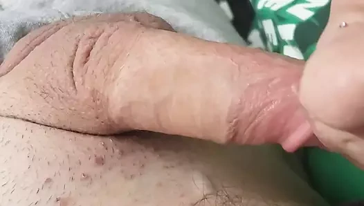 Brandy Xoda BWC'de sigara içiyor