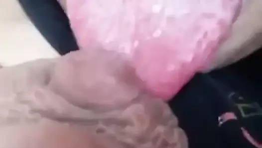 Seksi kız büyük memeler yalıyor ona meme