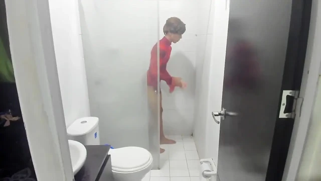 Kolombiyalı Femboy Suicy Ass Twerk Ve Duşta Dildo