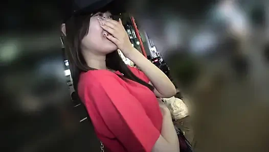 Bölüm 2 Adil tenli ince edişsiz güzellik Tokyo'daki belirli bir izakaya'da bir memurdu. Mizuki