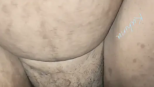 Karımı banyoya sürükledim ve onu siktim.