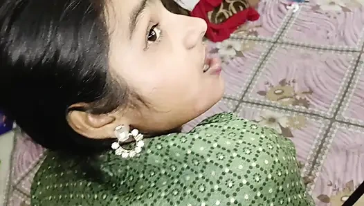 Tombul Hintli yenge yatak odasında devar ile sert domalıyor - amatör desi ev yapımı rol yapma