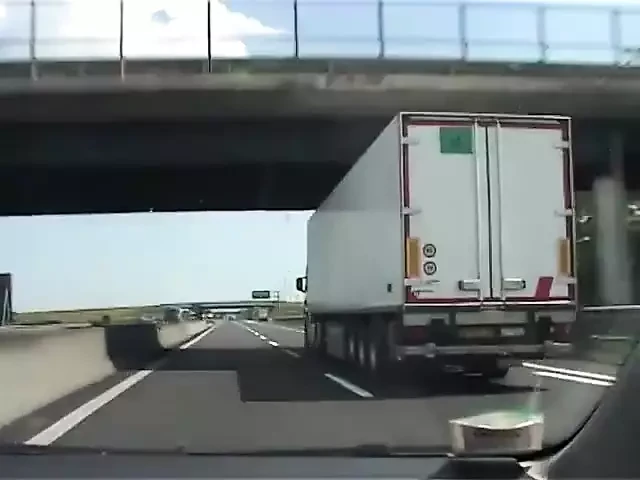 Azgın evli kadın ve gavat koca ve genç kızlar ilk kez
