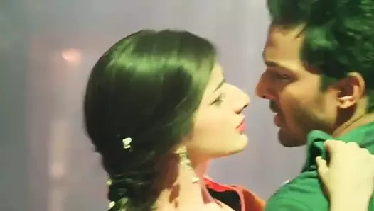 ünlüler güneşli leone