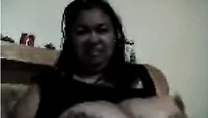 Büyük memeler zenciyi gösteriyor