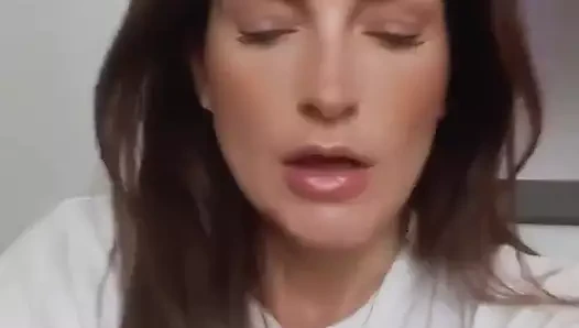 Pin yarak beta tam olarak ne için iyidir?  İkimiz de biliyoruz ki bir bayanı tatmin etmeye çalışman inanılmaz bencillik olur.