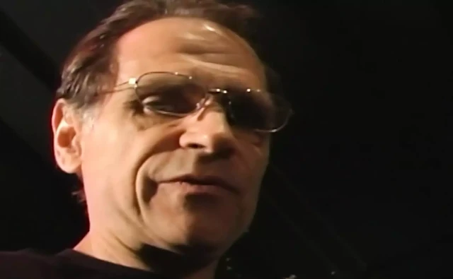 Süper sadist hector, uysal sürtük Bonnie'nin amına ve klitorisine işkence ediyor.