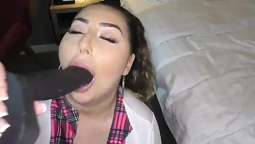 Büyük götlü dövmeli sürtük