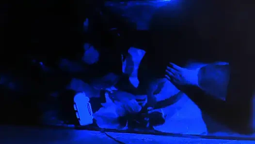 Hintli ateşli çift sikişiyor