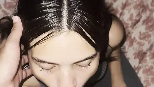 Latin kadın amını gerdiriyor