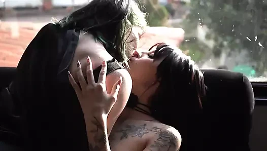 İki mükemmel latin ilk kez sevişiyor