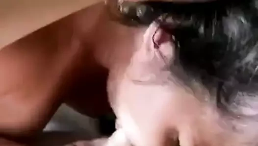 Instahoe tutkulu oral seks verir