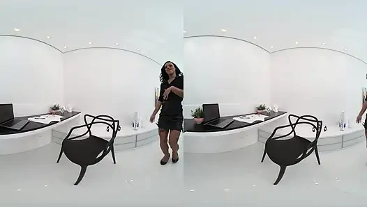 Patronu tarafından mastürbasyon yaparken yakalandı! Tgirl vibratörle oynuyor