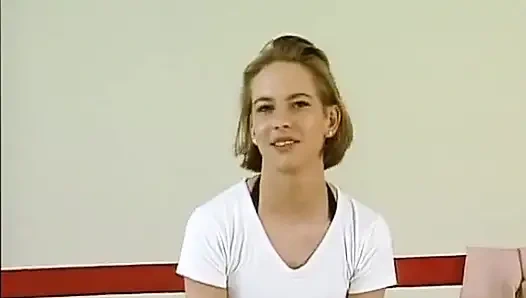 Gerany'li minyon amatör kamerada mükemmel vücudunu gösteriyor