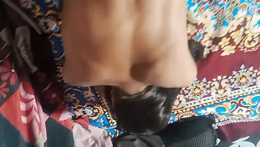 Ateşli çift evli kadın ve kocası gerçek hayatta seks yapıyor