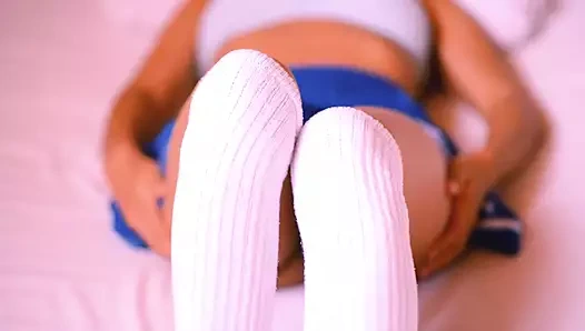 Gelinin en iyi arkadaşı, gelin iş yemeğindeyken otel odasında damadı sikiyor.