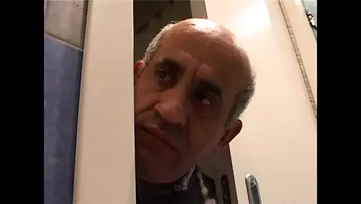 Hepsi üvey kızımın içinde! (sahne 03)