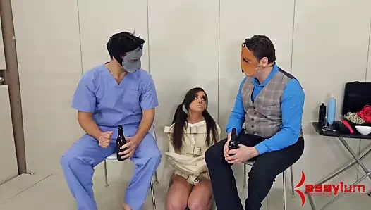 Dik anal çılgın genç içinde anal seks sunulma sahnesi