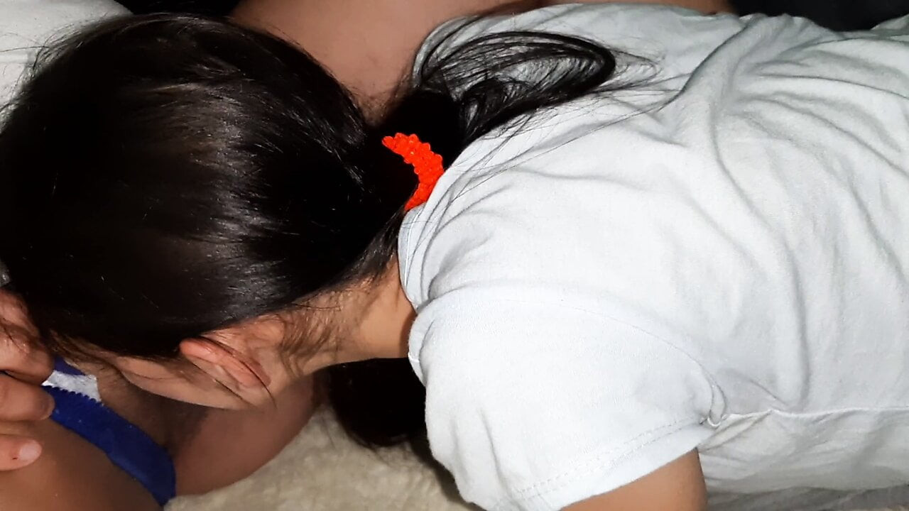 Lezbiyen düz komşusunu baştan çıkardı ve onu orgazma getirdi - lezbiyen-candys