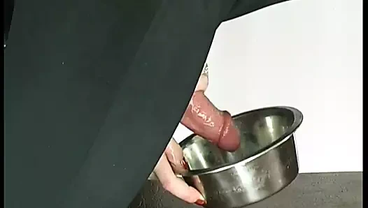 onun aşağılayıcı KEDİ