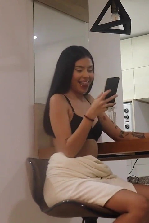 Erkek Arkadaşımı Aldattım ve Yeni Erkek Arkadaşımla Otelde Yatıyorum