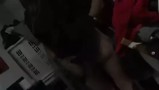 bir şaplak için onu işemek kesmek