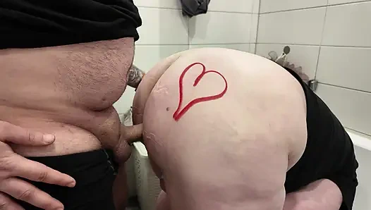 Büyük götlü üvey anne üvey oğlu tarafından sikilmek istiyor! 4k