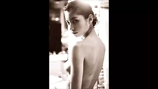 Retro monokrom 3317'de gizlice uyandırdı