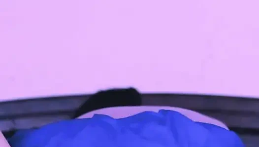 Une petite chevauche sexy
