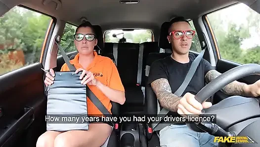 Seksi yeni eğitmen için sert seks
